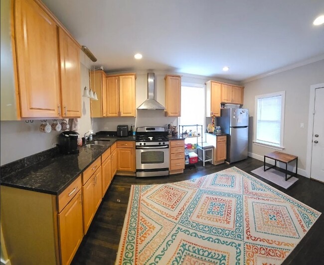Building Photo - 2310 N Kenneth Ave