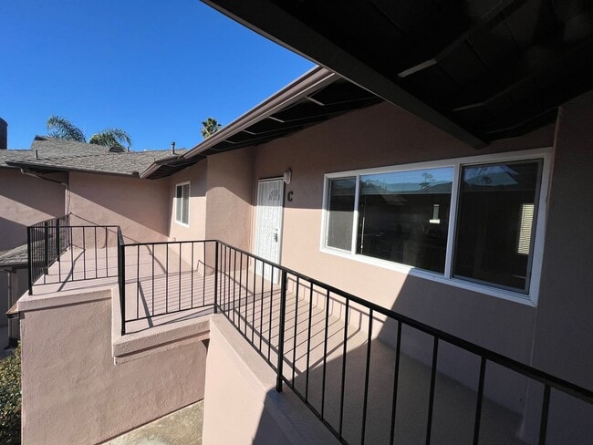 Building Photo - 414 21st St