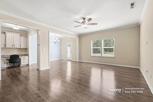 Foto del edificio - 439 Tayberry Ln