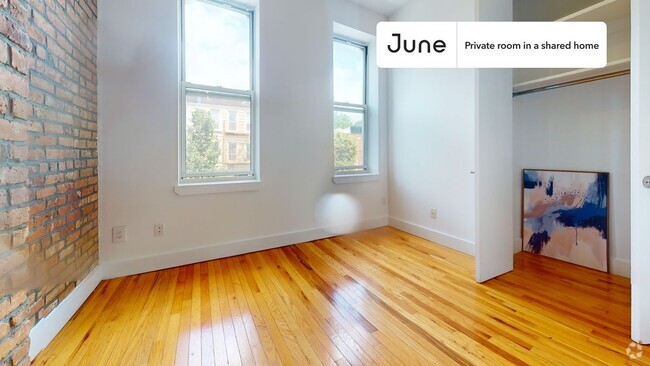 Building Photo - Private bedroom in 3 bed/1 bath Home