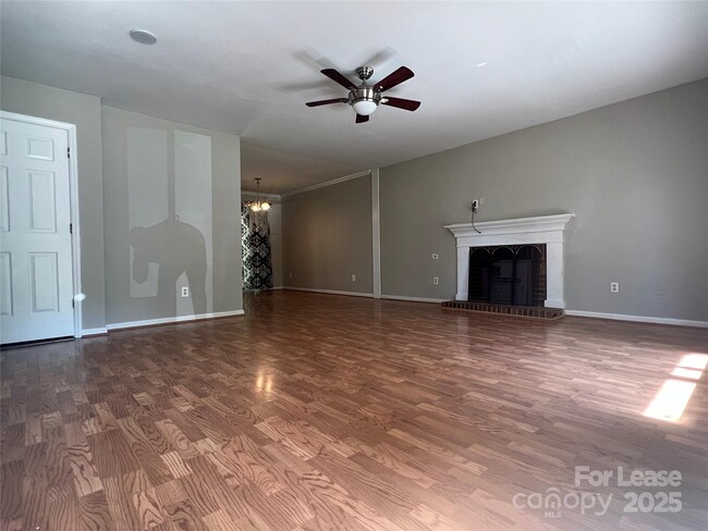 Building Photo - 9712 Stillwater Ln
