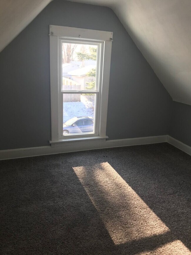 Foto del edificio - GREAT LOCATION! ADORABLE HOME!!