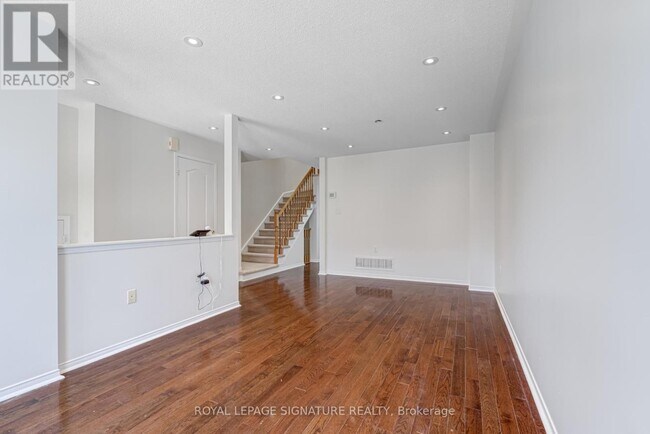Photo du bâtiment - 5530-5530 Glen Erin Dr