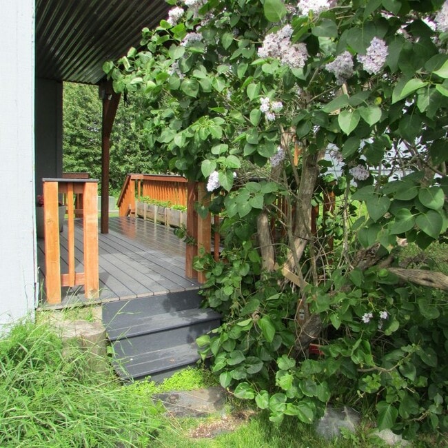 Building Photo - 2250 Sentry Dr