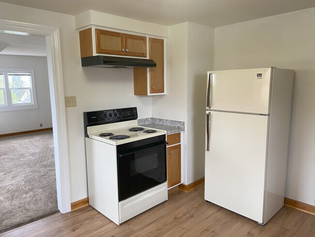 Building Photo - 254 Edgewood Ln