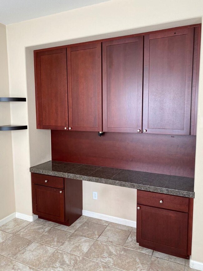 Building Photo - 811 Batista Dr