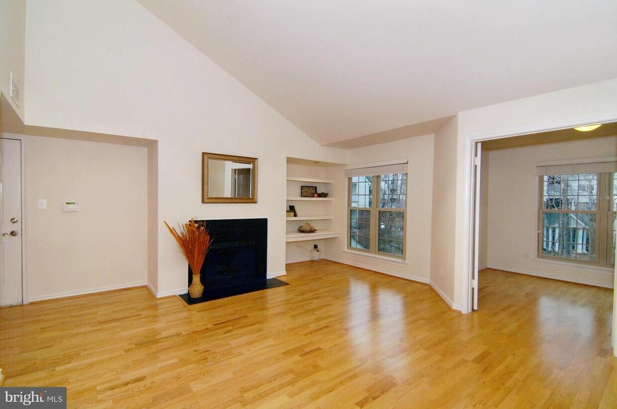 12158 Penderview Ln Unit 1733, Fairfax, VA 22033 Condo for Rent in