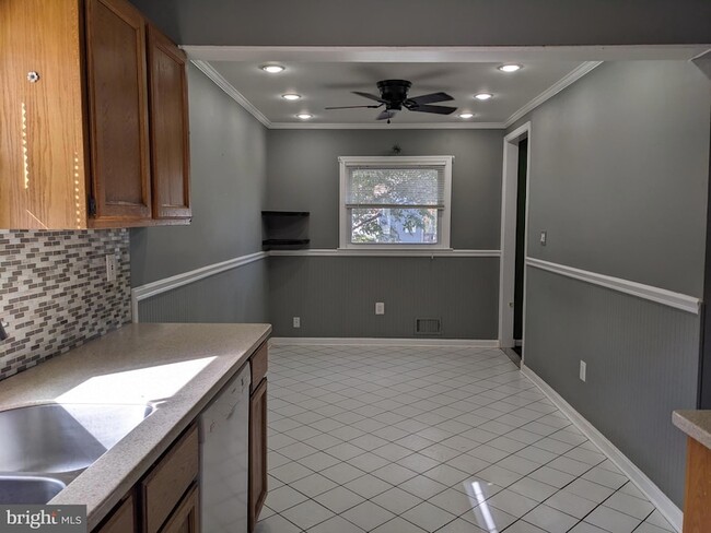 Building Photo - 137 Holden Dr