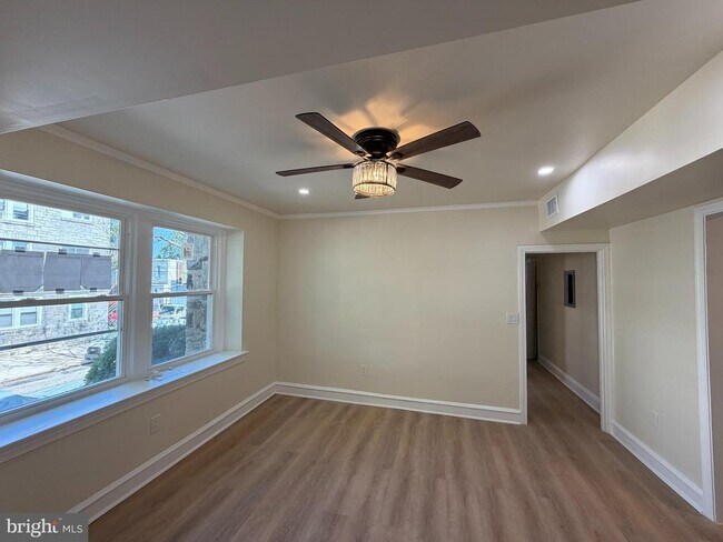 Foto del edificio - 1651 W Grange Ave