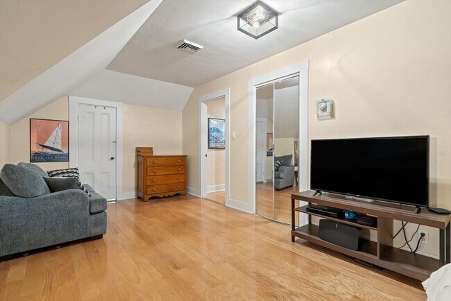 Building Photo - 21 Wenham St