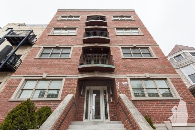 Building Photo - 3718 N Wilton Ave