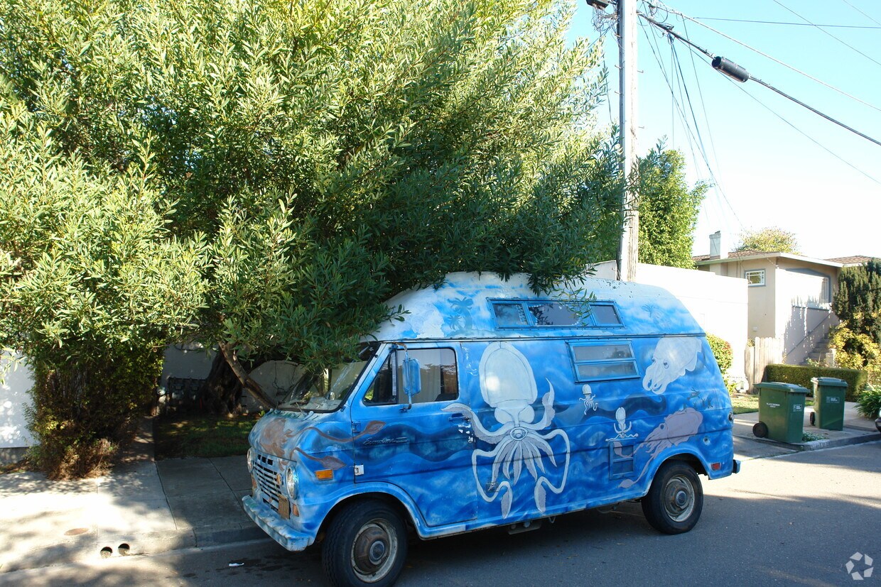 Foto del edificio - 1161 Hearst Ave