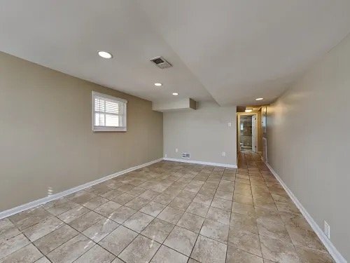 Foto del edificio - 9087 Forestview Rd