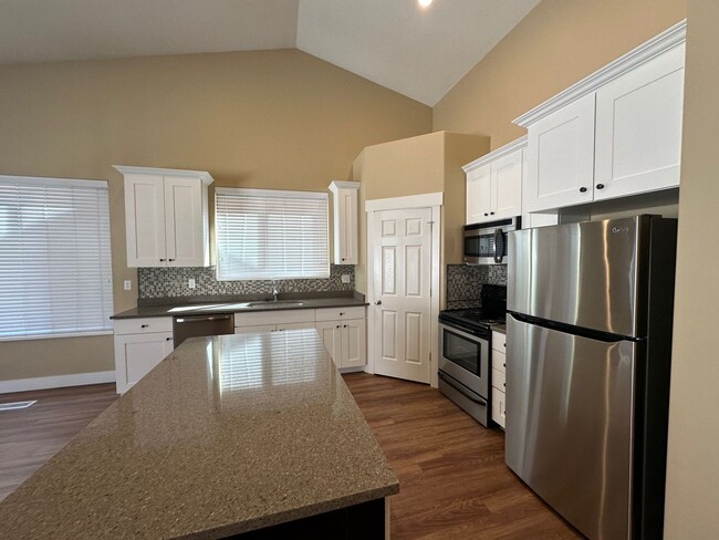Foto del edificio - Orem Townhome - Hillcrest Neighborhood