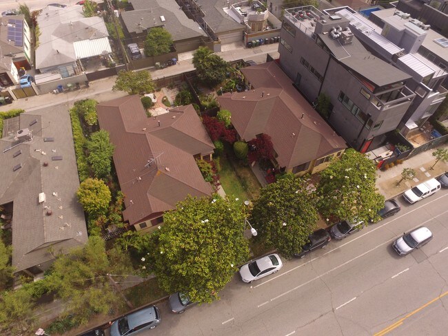 Foto del edificio - 310-316 Grand Blvd