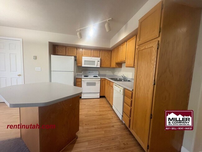 Building Photo - Nice West Jordan Townhouse For Rent!