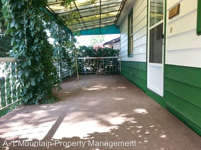 Foto del edificio - 4 br, 2 bath House - 1330 Carr Street