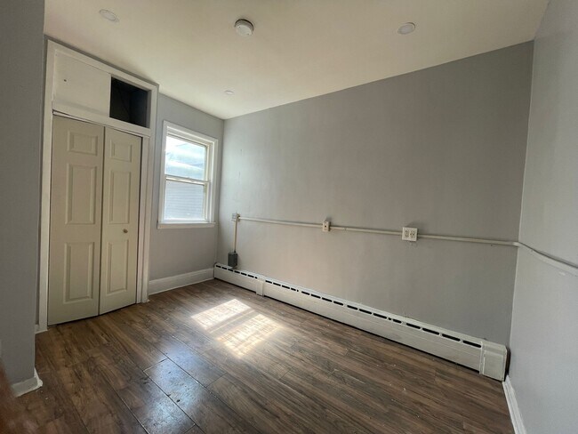 Building Photo - 579 Avenue A