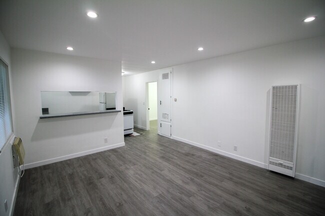 Foto del edificio - 4675 Eagle Rock Blvd