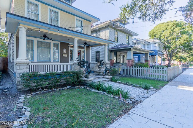 Foto del edificio - 1838 Silver St