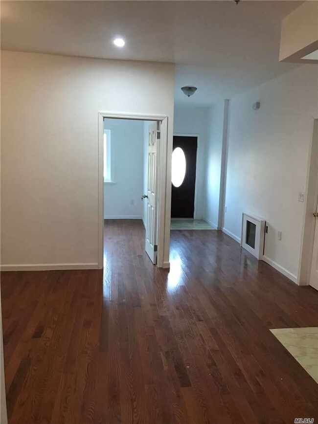 Foto del edificio - 142-30 60th Ave