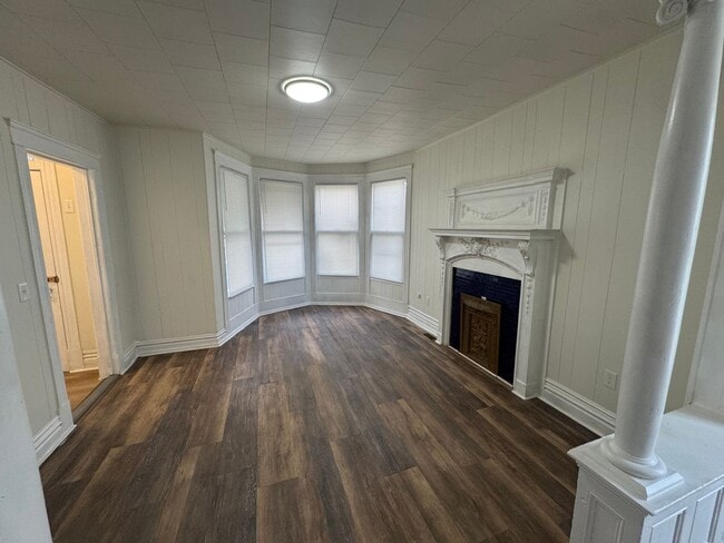 Building Photo - 1030 19th St