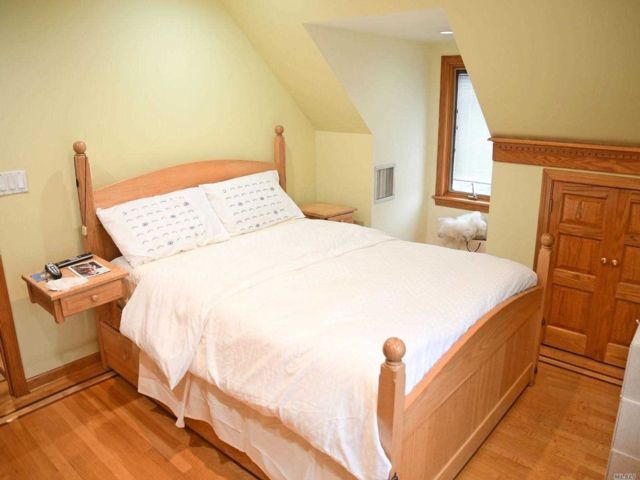 Foto del edificio - 23-15-23207 207th St