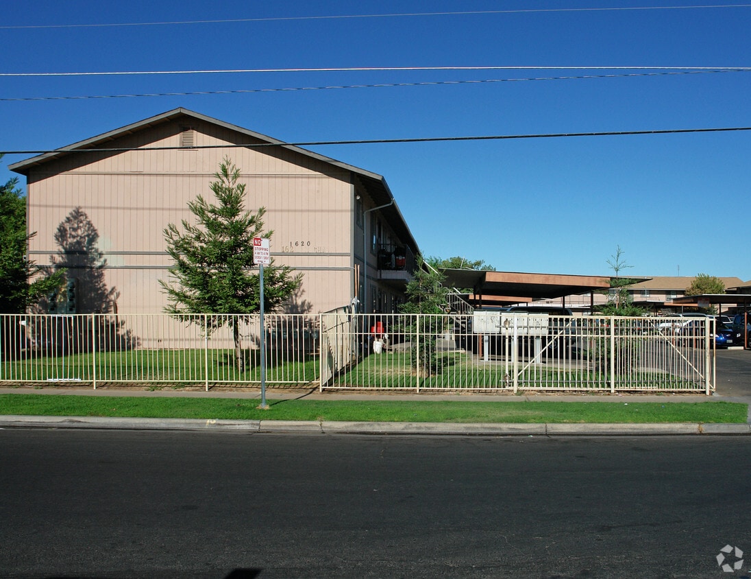 Building Photo - 1620 S Chance Ave