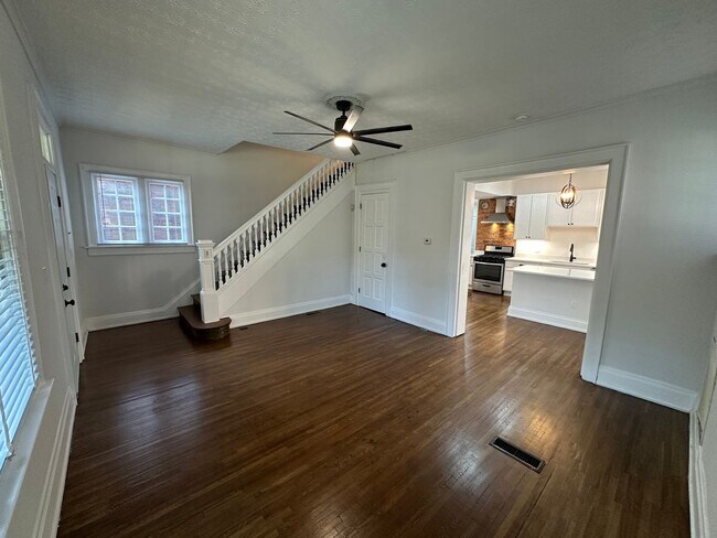 Foto del edificio - 113 E Lane Ave