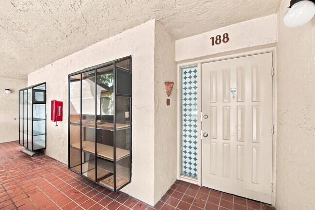 Building Photo - 2249 SW 15th St