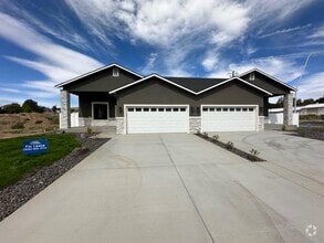 Building Photo - 9005 Palestine Way
