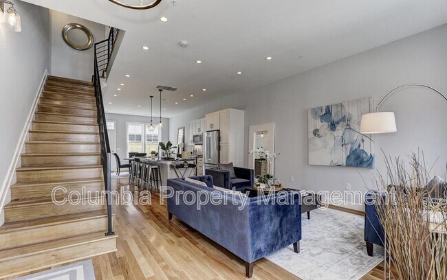 Foto del edificio - 638 Newton Pl NW