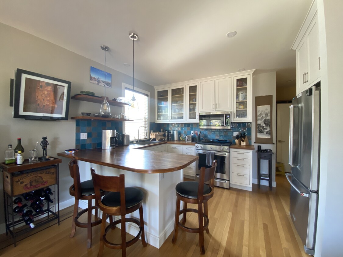 Kitchen - 3115 NE 65th Ave