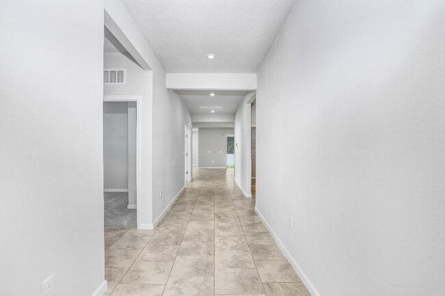 Building Photo - 29285 Sedgeway Blvd