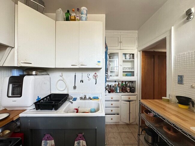 Foto del edificio - 3711 N Hoyne Ave