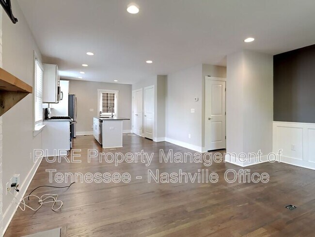 Building Photo - 2325 Riverside Dr