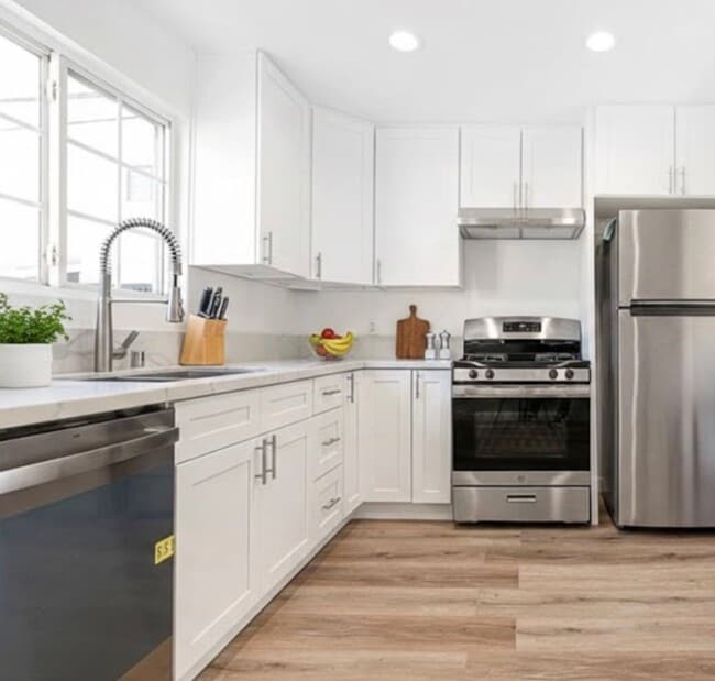 Building Photo - 4444 Prospect Ave