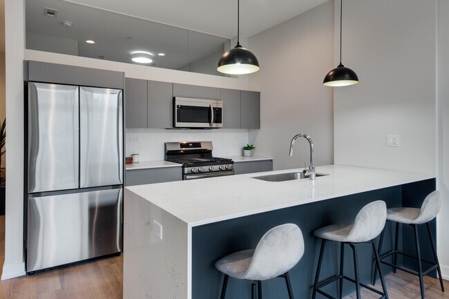 Foto del edificio - 3421 N Ashland Ave