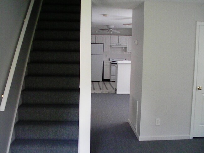 Building Photo - 104 Carver St