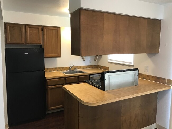 Building Photo - 1003 E Jackson Ave