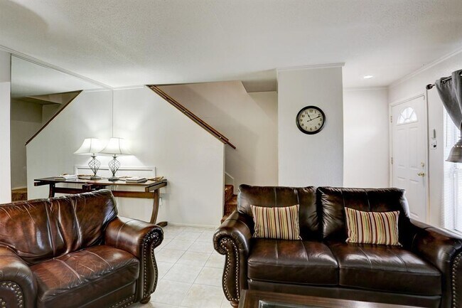 Foto del edificio - 3901 Woodchase Dr