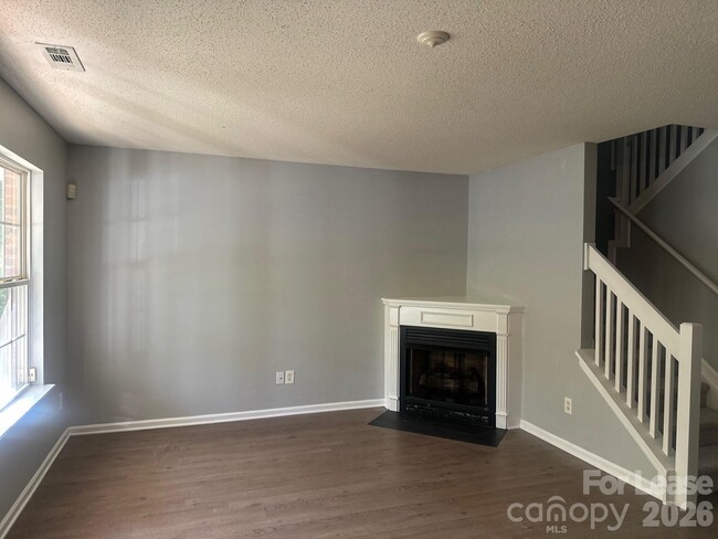 Building Photo - 5209 Ficus Tree Ln