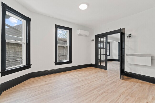 Building Photo - 849 Columbia Ave
