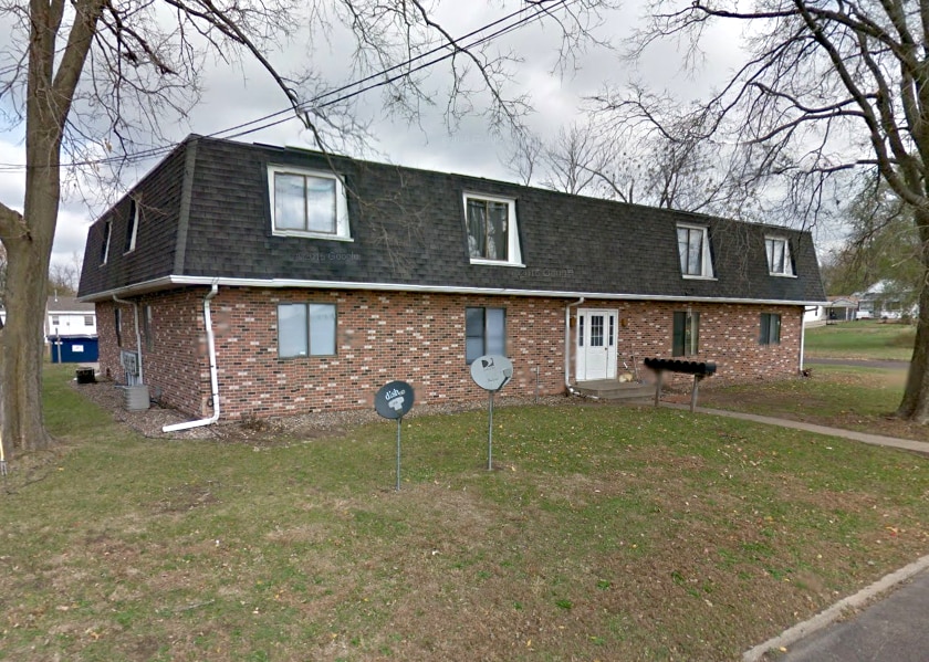 1107 Koch St, Pekin, IL 61554 Apartments in Pekin, IL