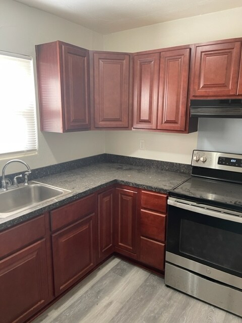 Foto del edificio - 8612 Willow Terrace