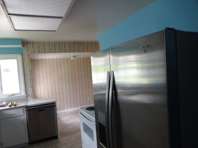 Building Photo - 3 bedroom house