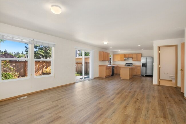 Building Photo - 12530 SE 299th Pl