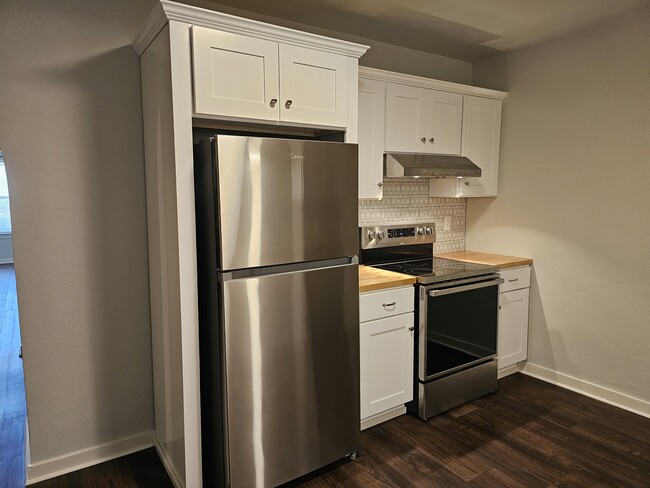 Stainless appliances - 114 McKinley St