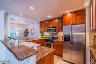 Building Photo - 404 Via Colinas