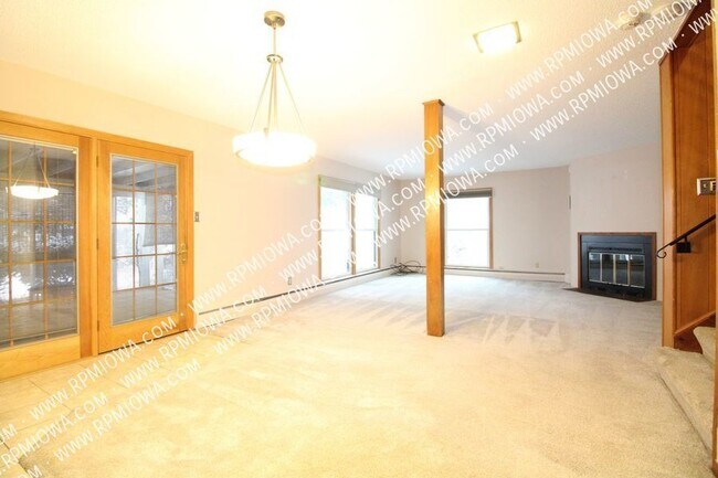 Foto del edificio - SCREENED PORCH!! 3 Bedroom, 1.5 Bath Home ...